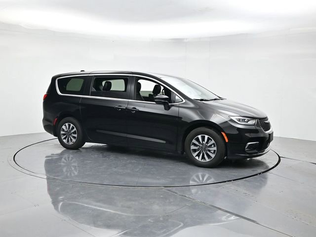 Used 2025 Chrysler Pacifica Select FWD video 3