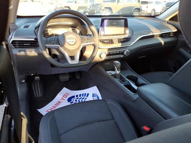 Used 2025 Nissan Altima 2.5 SV FWD image 12