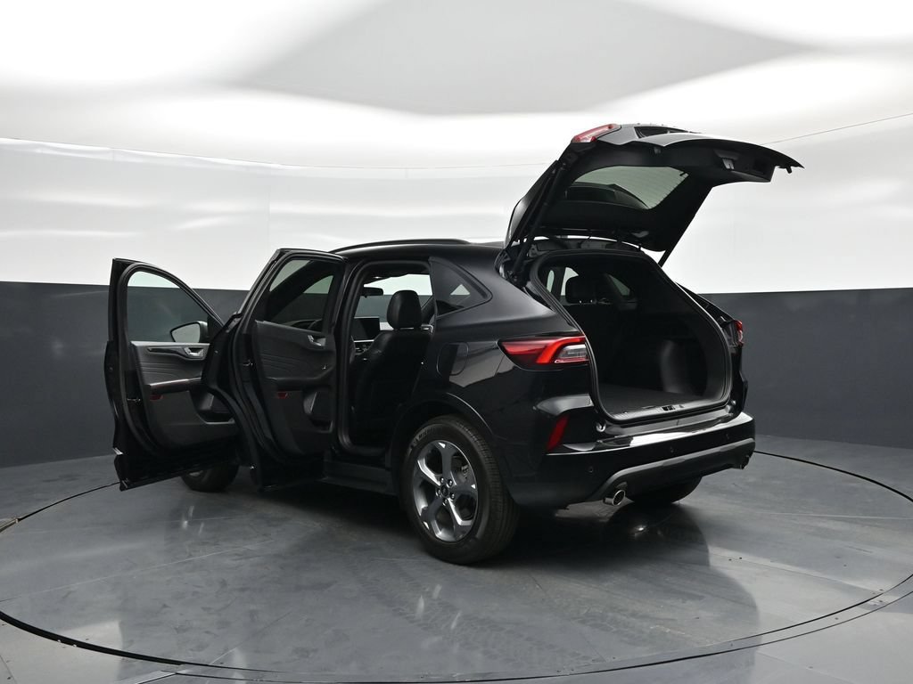 Certified 2023 Ford Escape ST-Line w/ Tech Pack #1 FWD image 32