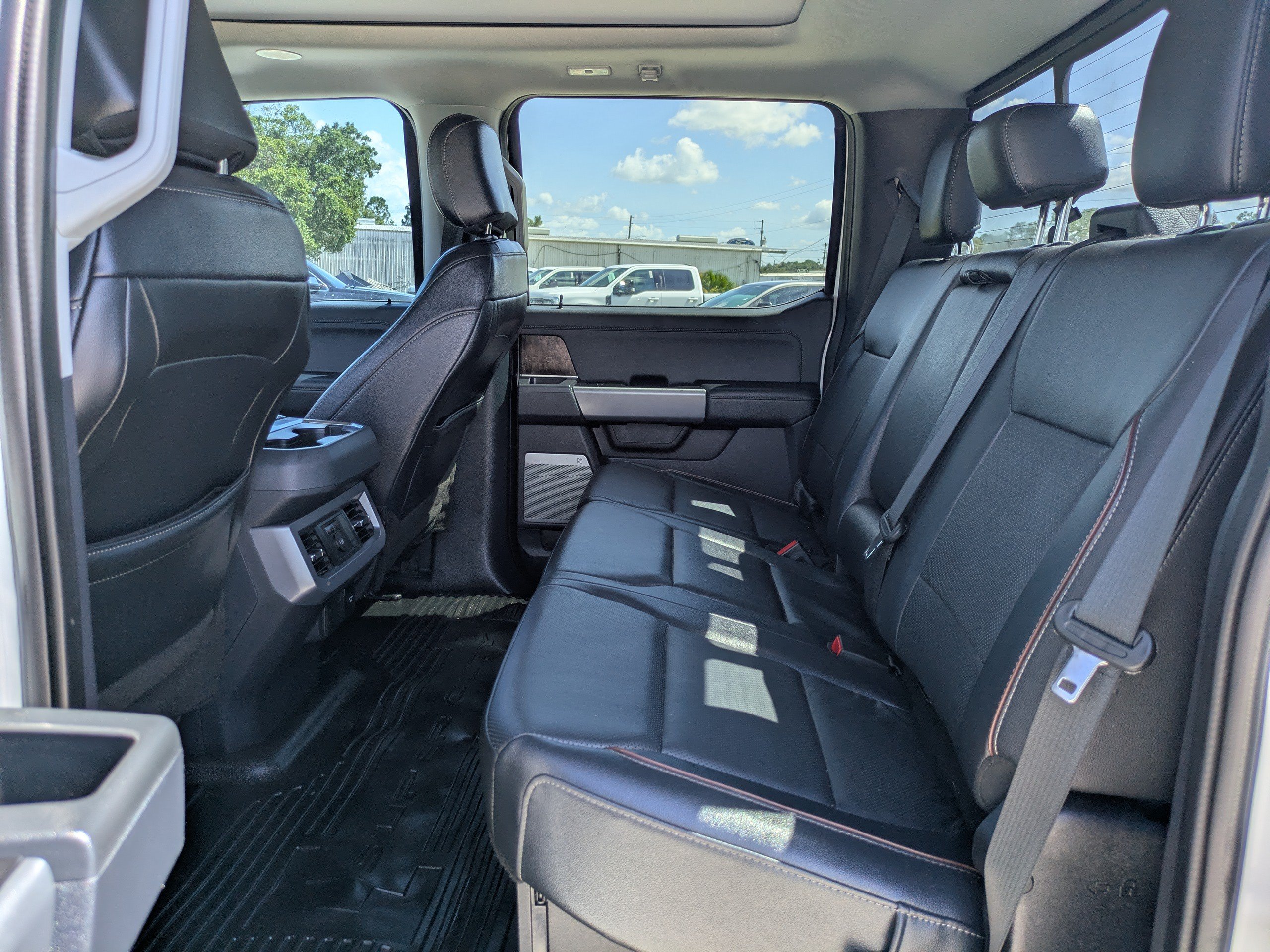 Certified 2024 Ford F250 Lariat w/ Lariat Ultimate Package AWD/4WD image 13