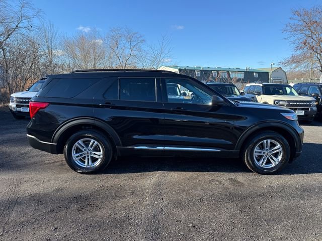 Certified 2022 Ford Explorer XLT w/ Equipment Group 202A image 5