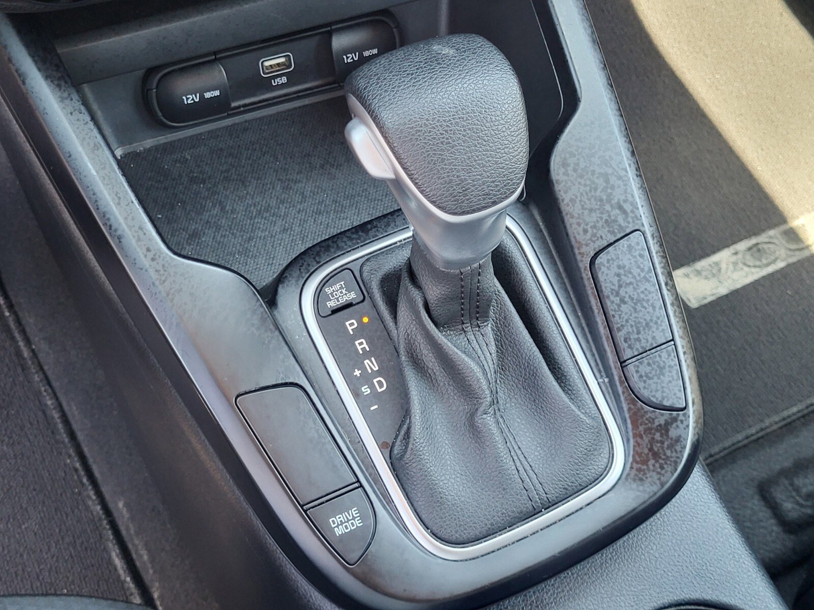 Used 2025 Kia Soul LX w/ LX Technology Package FWD image 24