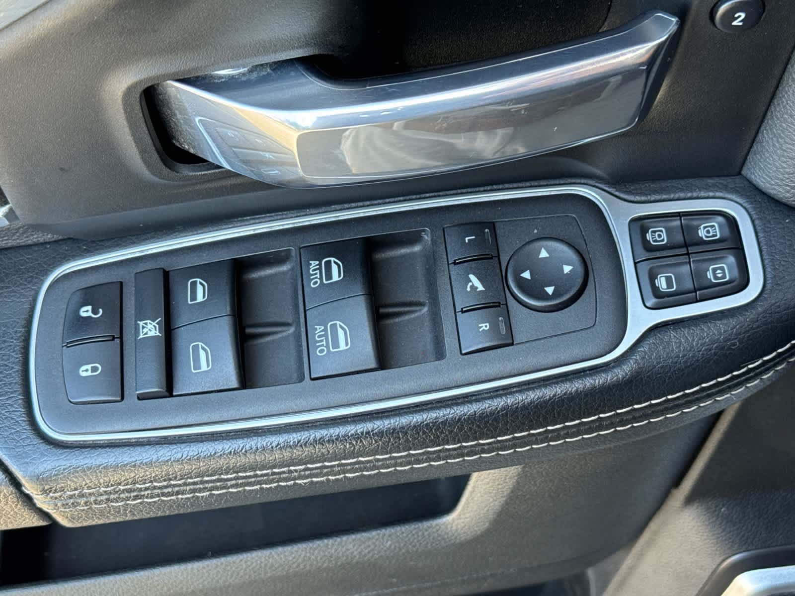 Used 2023 RAM 2500 Laramie AWD/4WD image 13