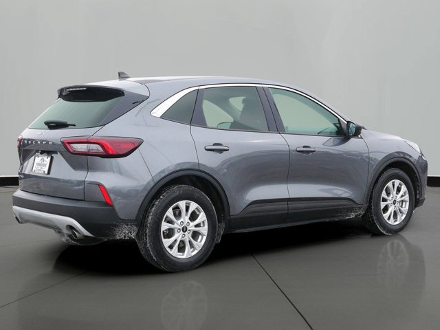Certified 2023 Ford Escape Active w/ Cold Weather Package FWD image 3