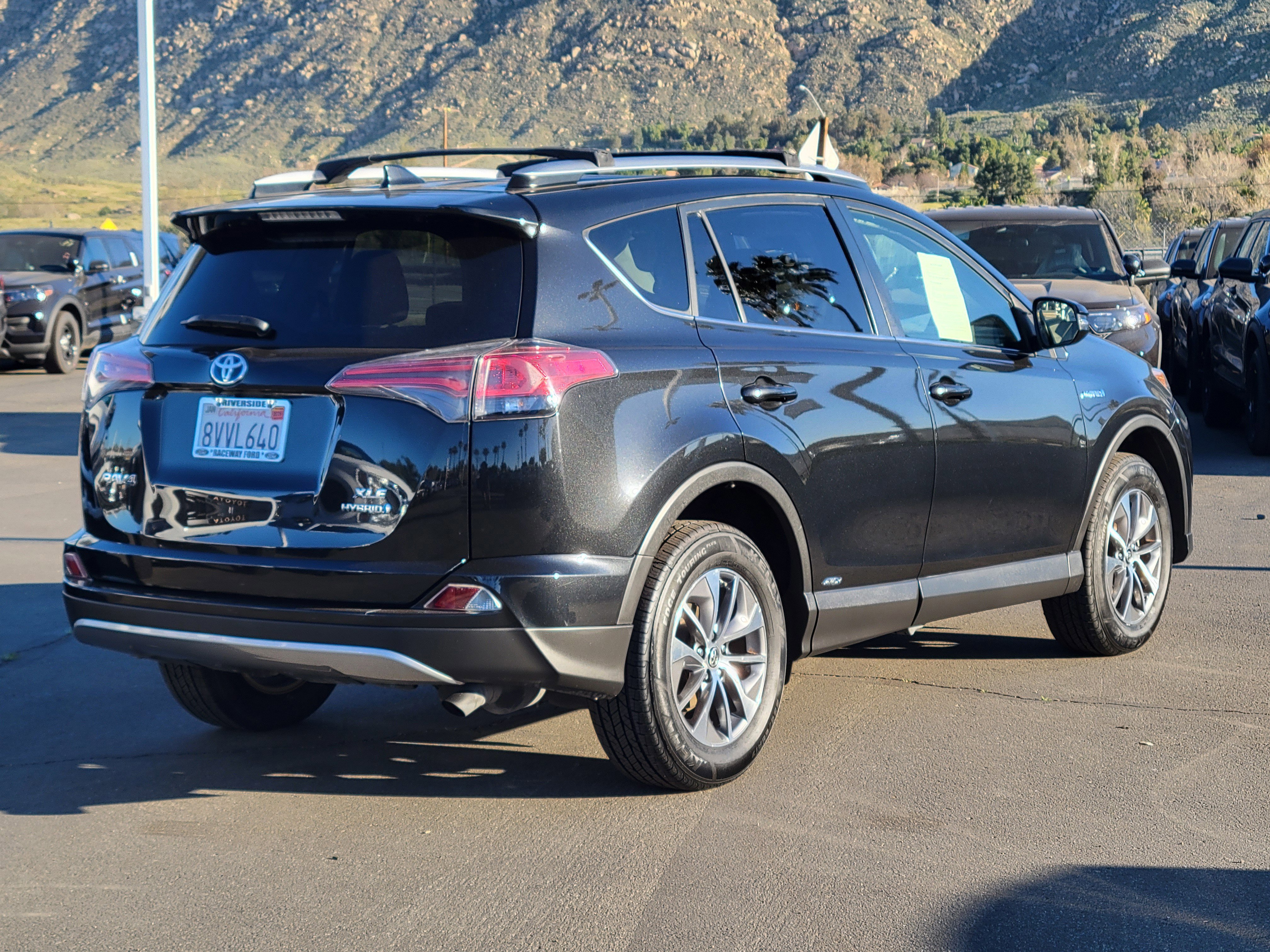 Used 2018 Toyota RAV4 XLE image 2