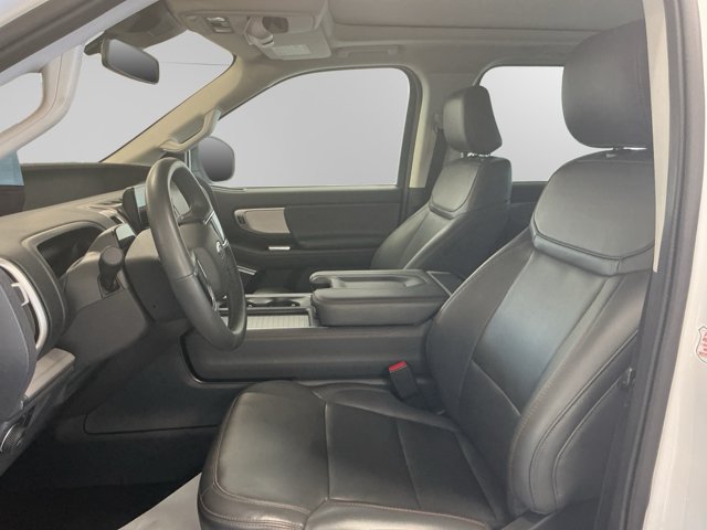 Certified 2025 Ford Expedition Active AWD/4WD image 9