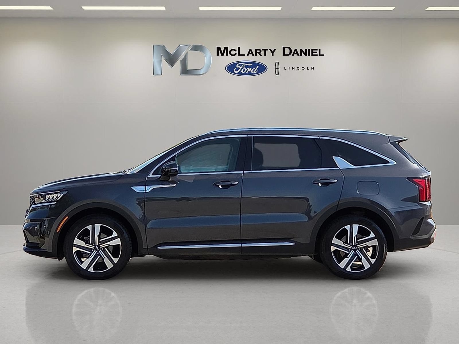 Used 2023 Kia Sorento EX AWD/4WD image 3