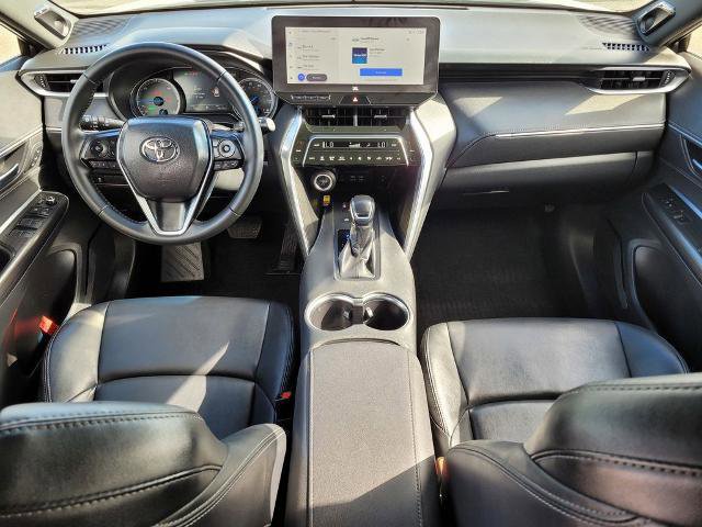 Used 2024 Toyota Venza XLE image 13