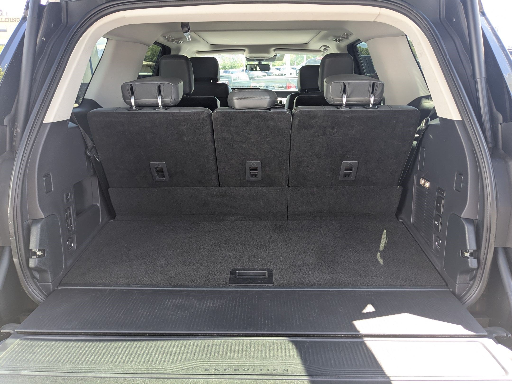 Certified 2025 Ford Expedition Active AWD/4WD image 31
