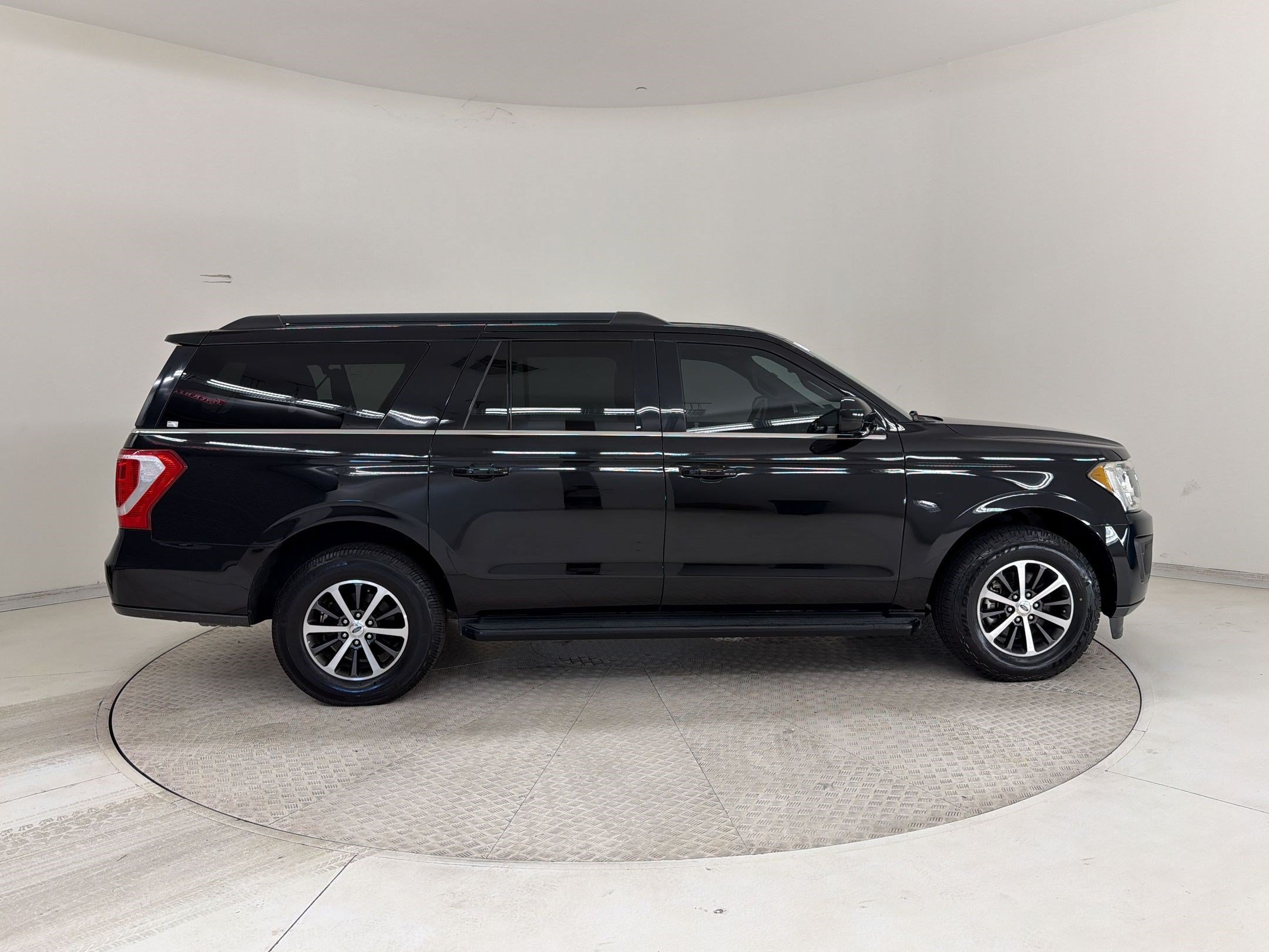 Certified 2019 Ford Expedition Max XLT RWD image 8