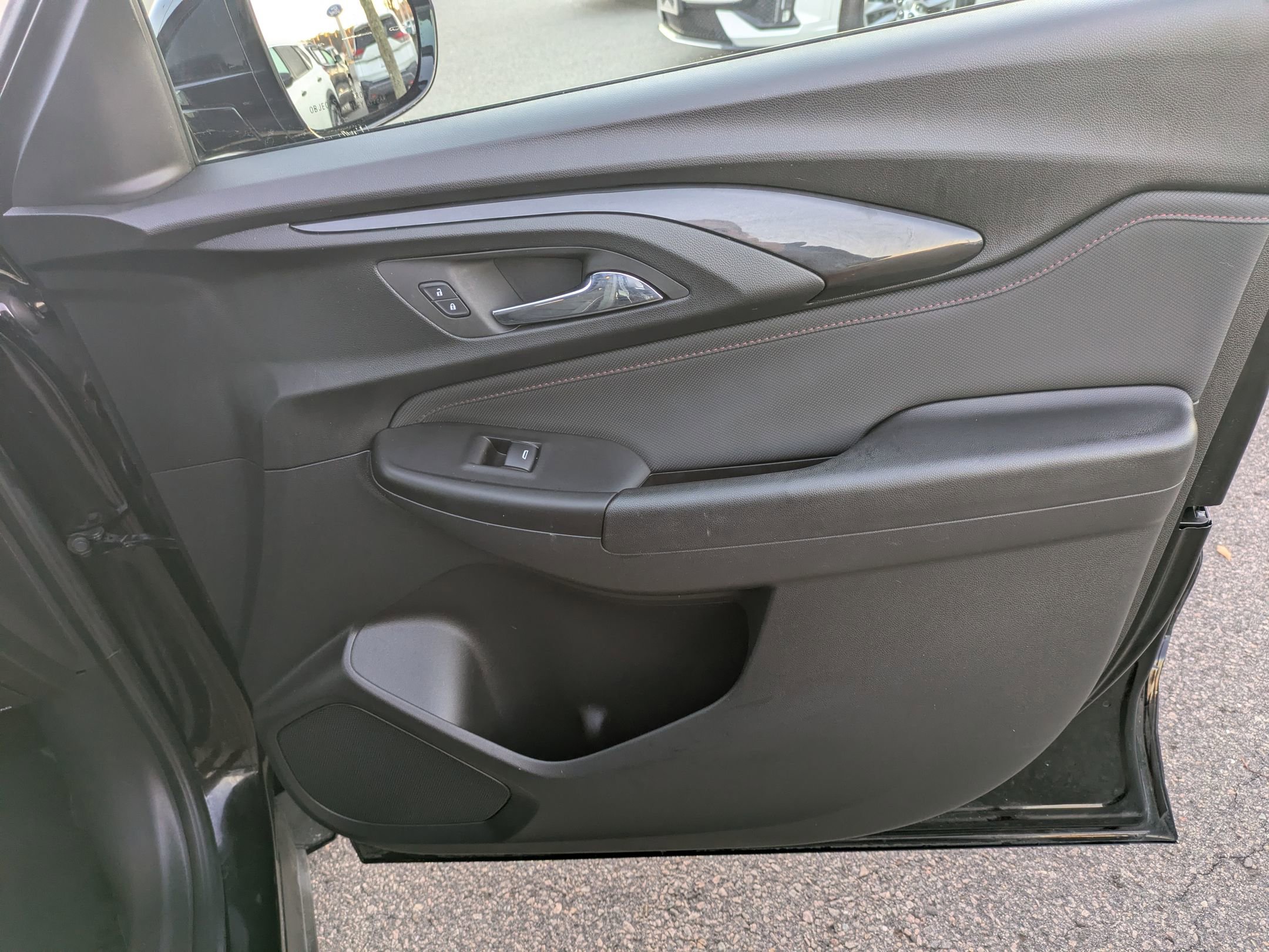 Used 2022 Chevrolet TrailBlazer RS image 29