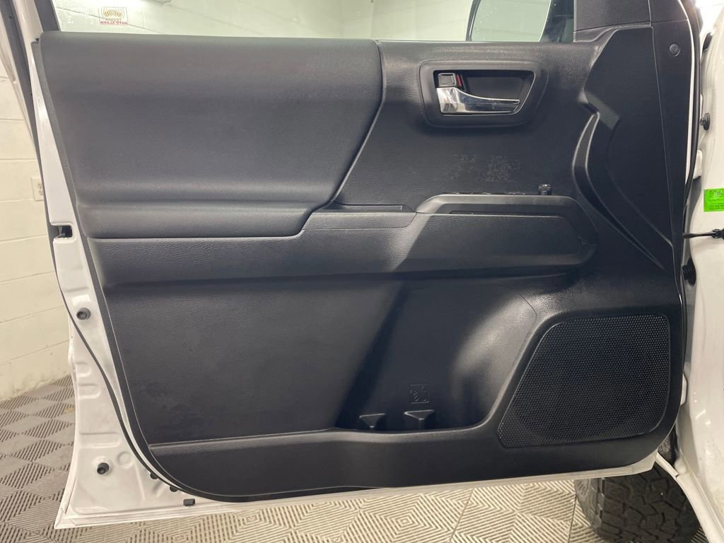 Used 2020 Toyota Tacoma TRD Off-Road image 15