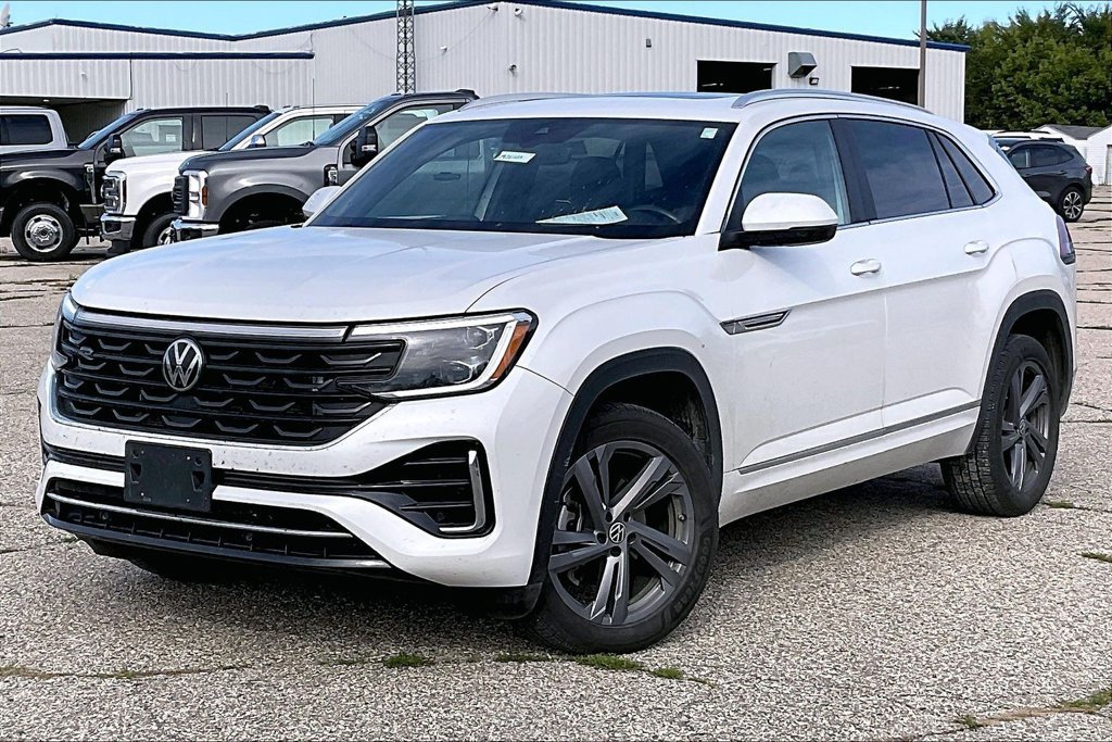 Used 2024 Volkswagen Atlas Cross Sport SEL R-Line AWD/4WD image 2