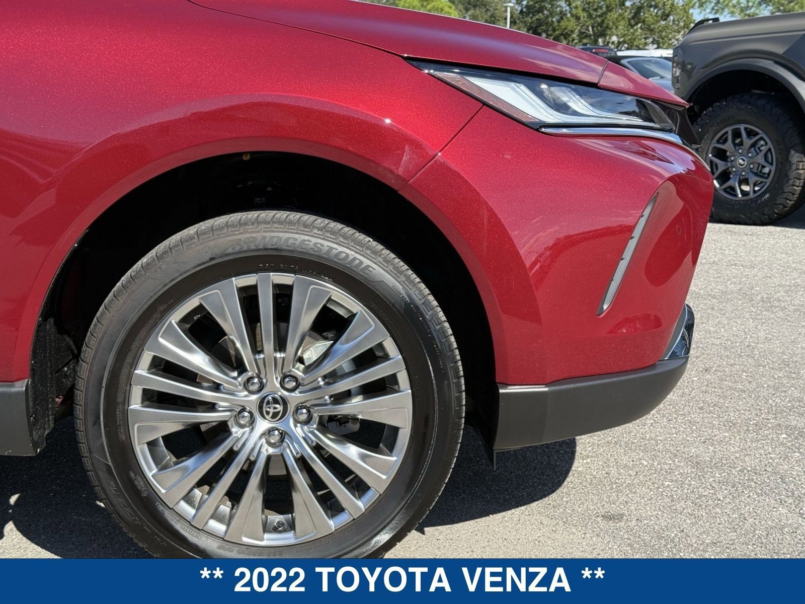 Used 2022 Toyota Venza Limited image 11