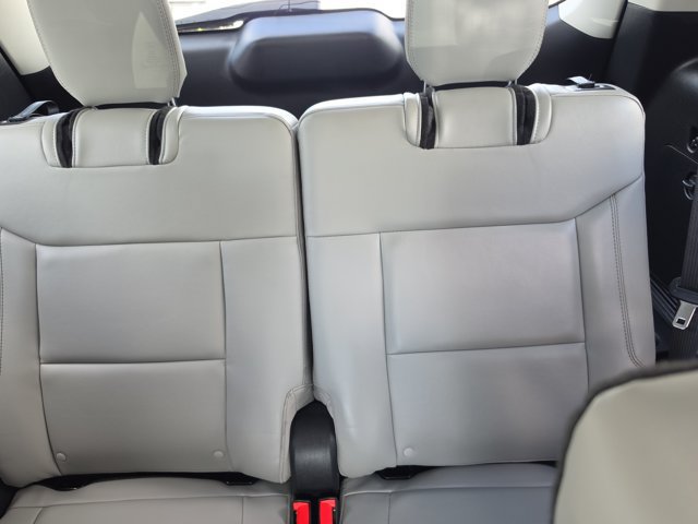 Certified 2025 Ford Explorer Active w/ Active Comfort Package RWD image 17