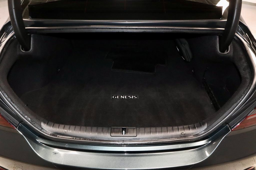 Used 2023 Genesis G70 2.0T image 15