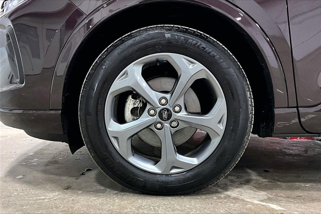Certified 2023 Ford Escape ST-Line w/ Tech Pack #1 image 9