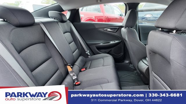 Used 2025 Chevrolet Malibu RS FWD image 16