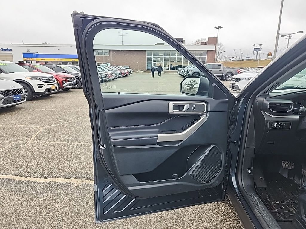 Certified 2023 Ford Explorer XLT w/ Equipment Group 202A image 12