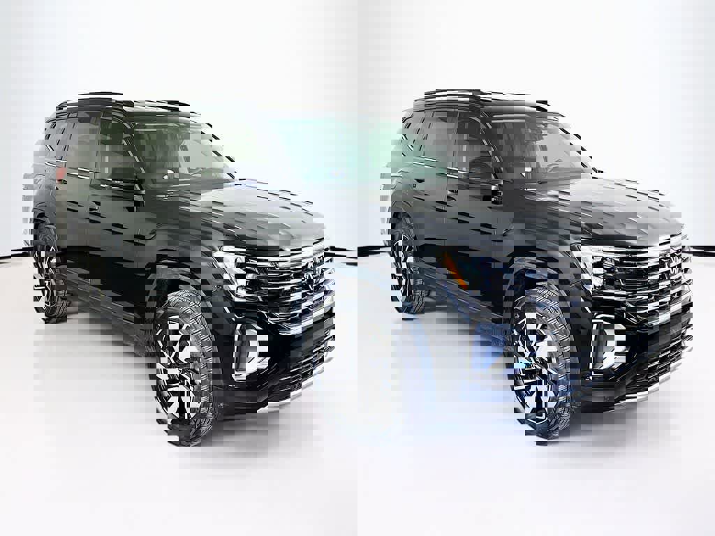 Used 2025 Volkswagen Atlas SE image 23