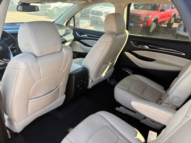 Used 2023 Buick Enclave Essence AWD/4WD image 9