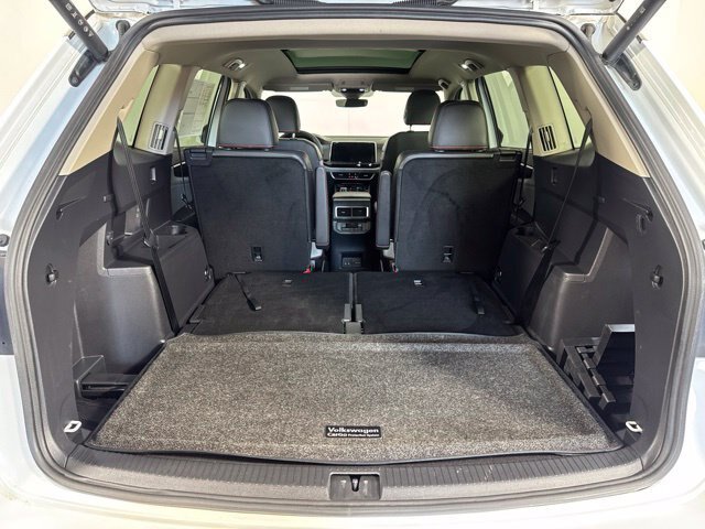 Used 2024 Volkswagen Atlas Peak Edition SEL AWD/4WD image 22