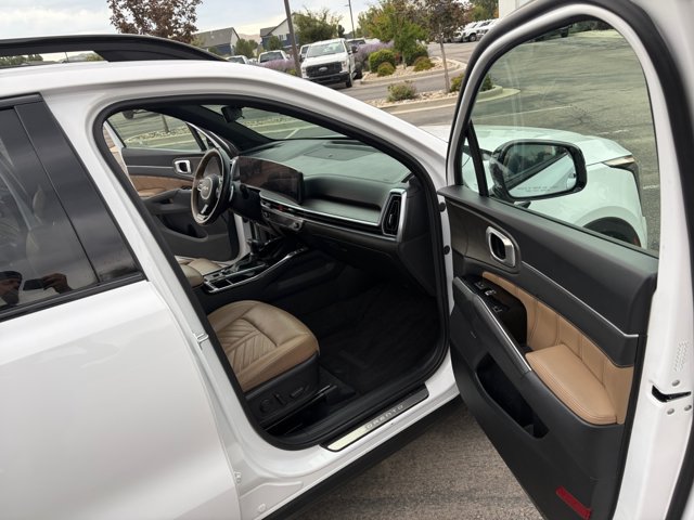 Used 2024 Kia Sorento SX Prestige w/ Olive Brown Leather Package AWD/4WD image 16