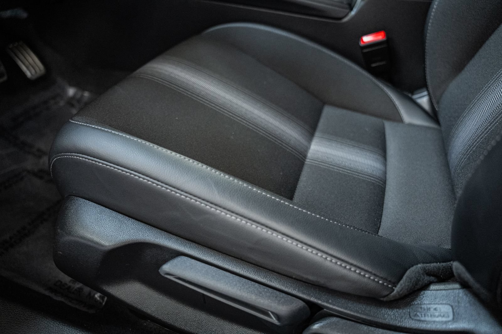 Used 2025 Honda Civic Sport image 32