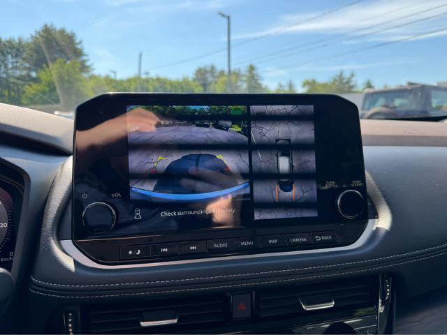 Used 2022 Nissan Rogue Platinum w/ Head-Up Display Package AWD/4WD image 22