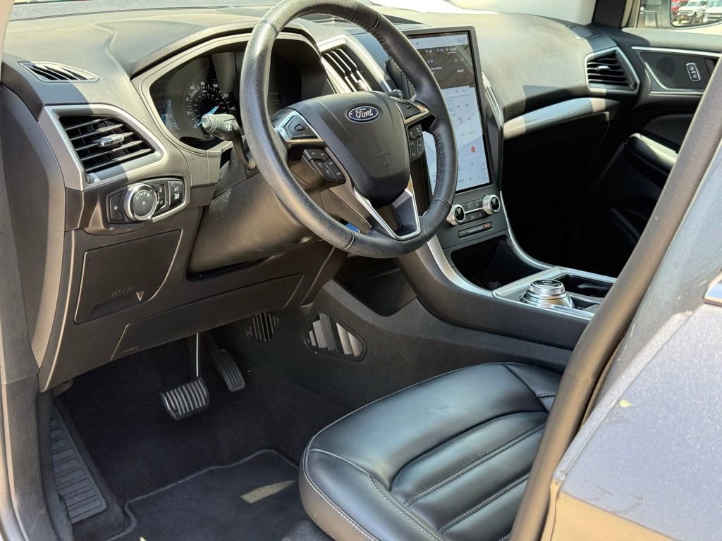 Certified 2024 Ford Edge SEL w/ Convenience Package AWD/4WD image 7