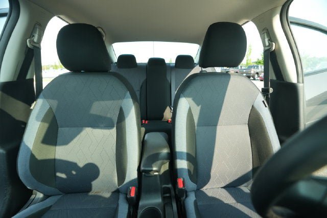 Used 2025 Nissan Versa SV FWD image 35