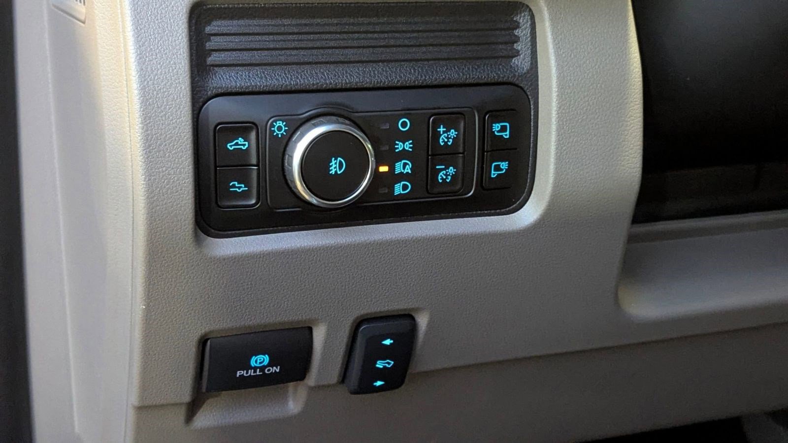 Certified 2025 Ford F350 Platinum w/ Platinum Plus Package image 16