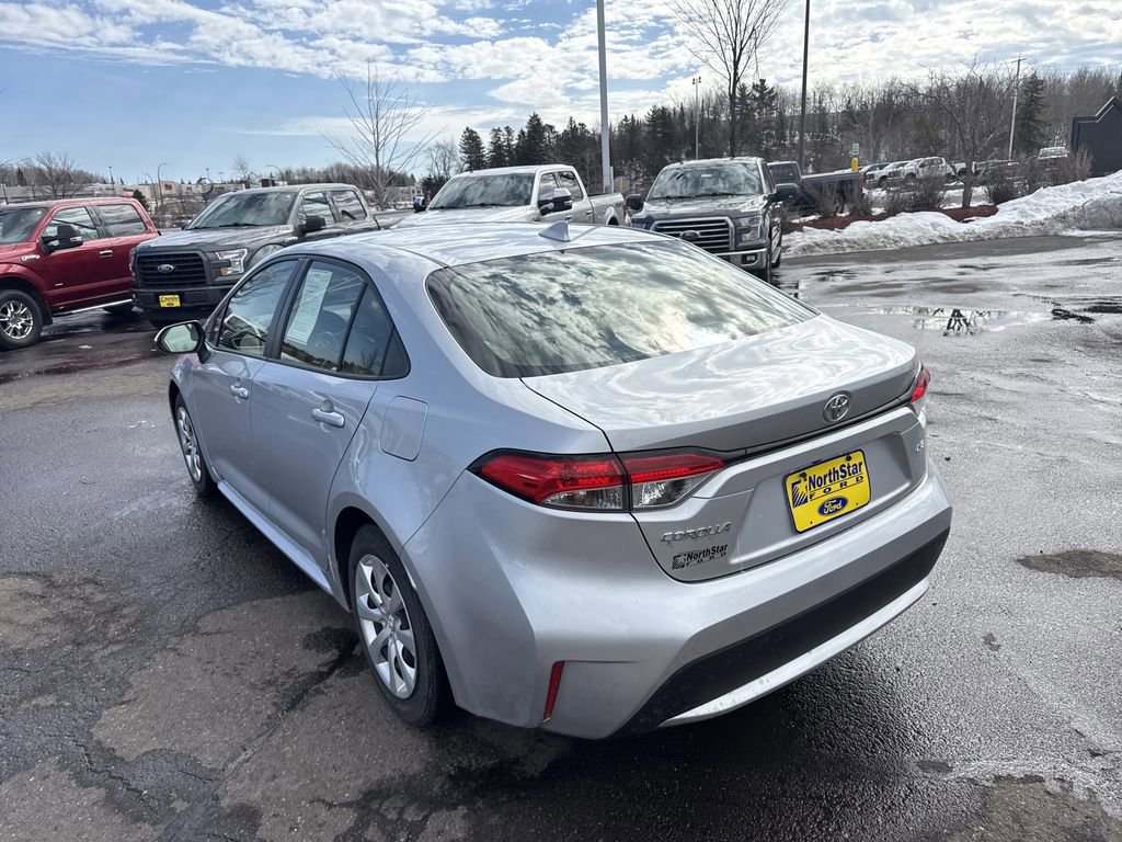 Used 2022 Toyota Corolla LE FWD image 5