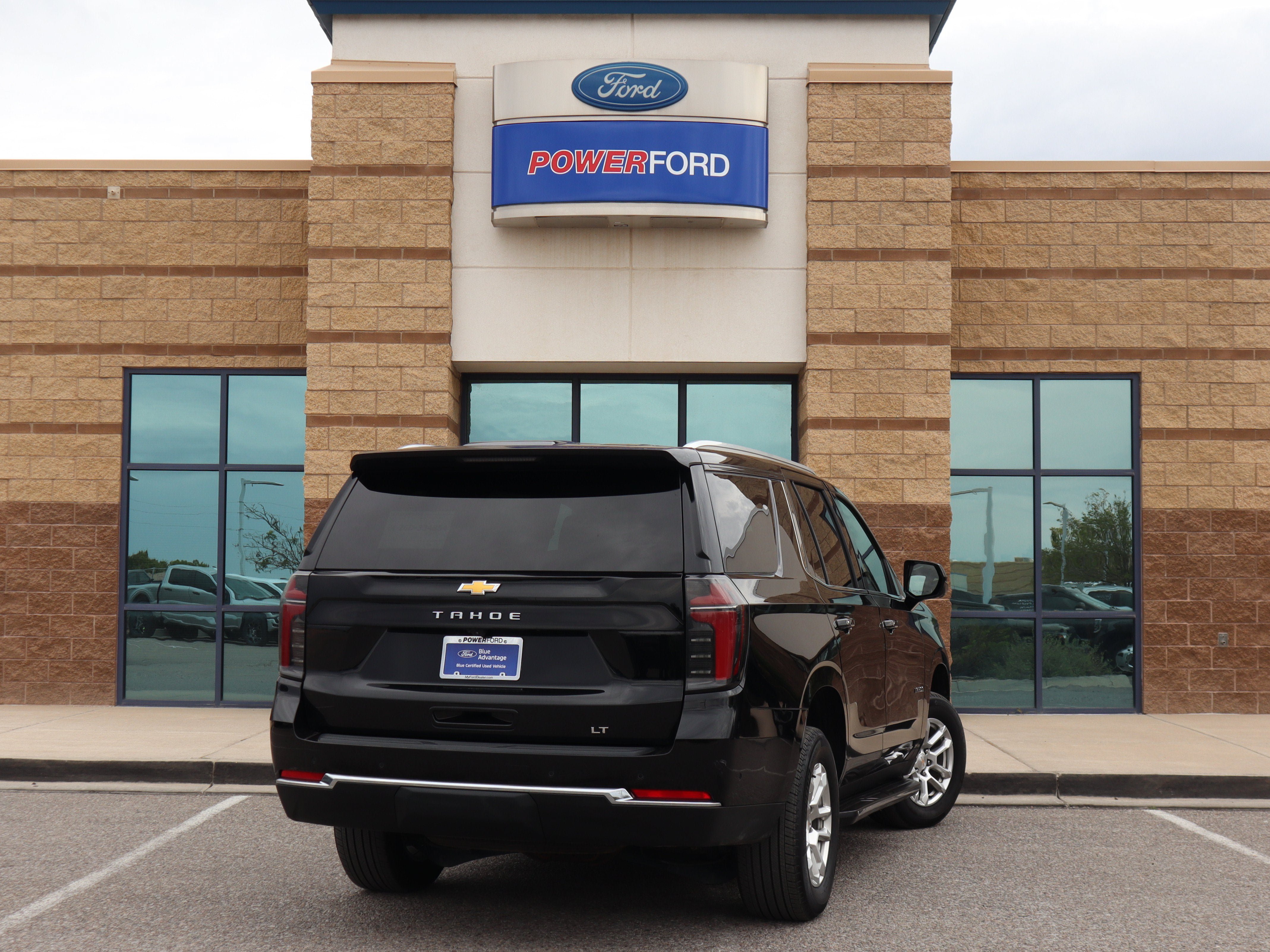 Used 2025 Chevrolet Tahoe LT RWD image 6