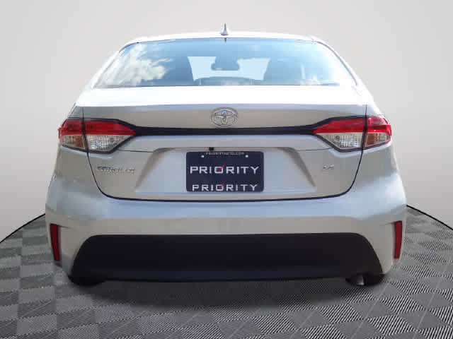 Used 2025 Toyota Corolla LE FWD image 3