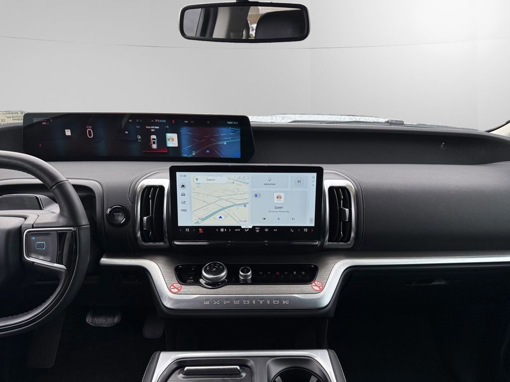 Certified 2025 Ford Expedition Max Platinum image 11