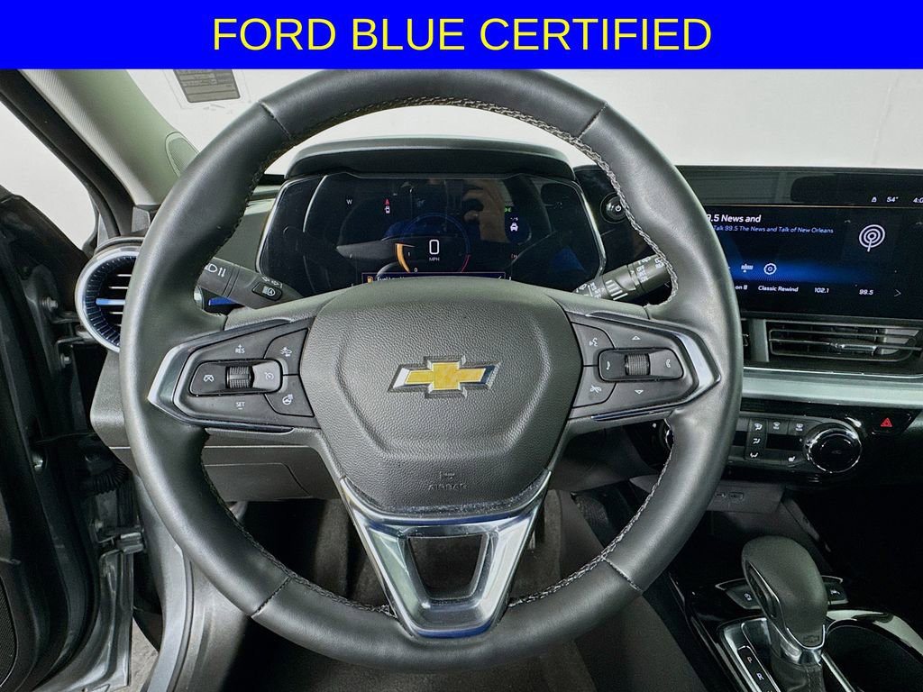 Used 2025 Chevrolet Trax LT w/ Driver Confidence Package image 11