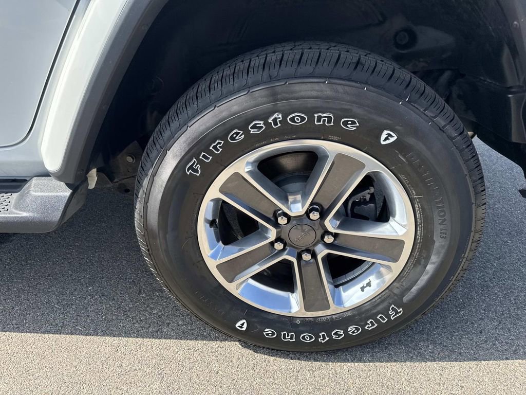 Used 2018 Jeep Wrangler Unlimited Sahara AWD/4WD image 9