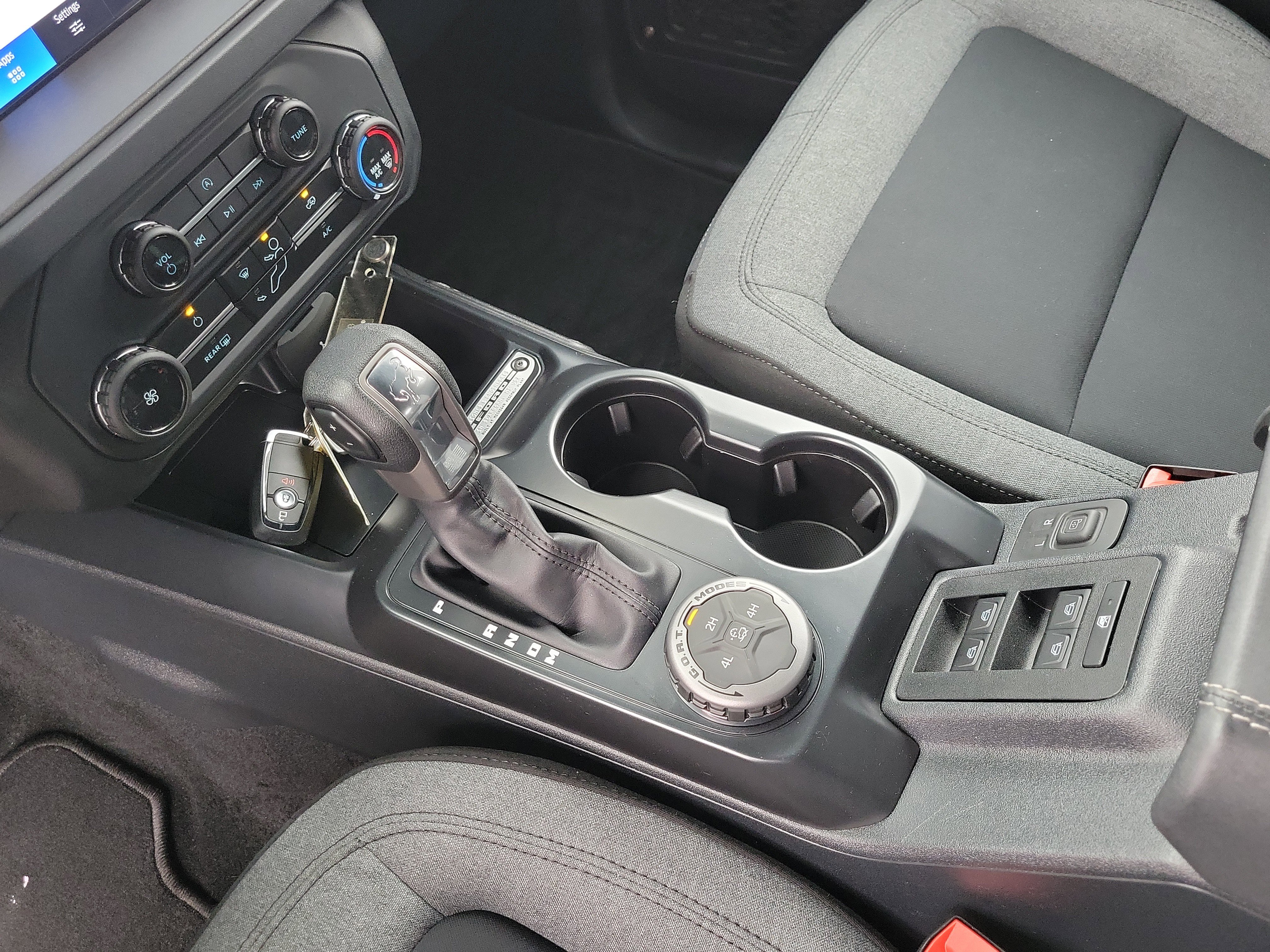 Certified 2025 Ford Bronco 4-Door AWD/4WD image 8