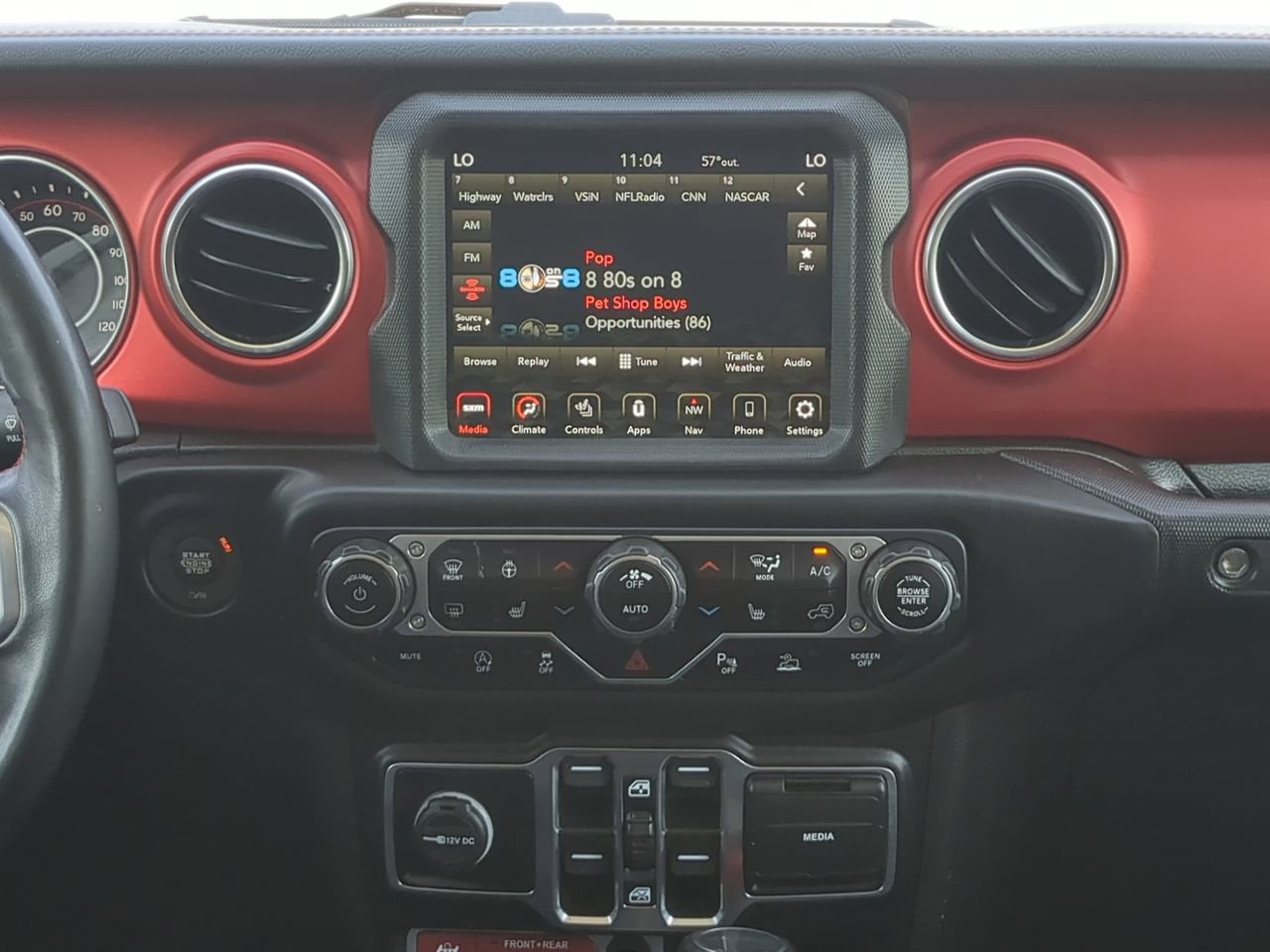 Used 2021 Jeep Gladiator Rubicon AWD/4WD image 16