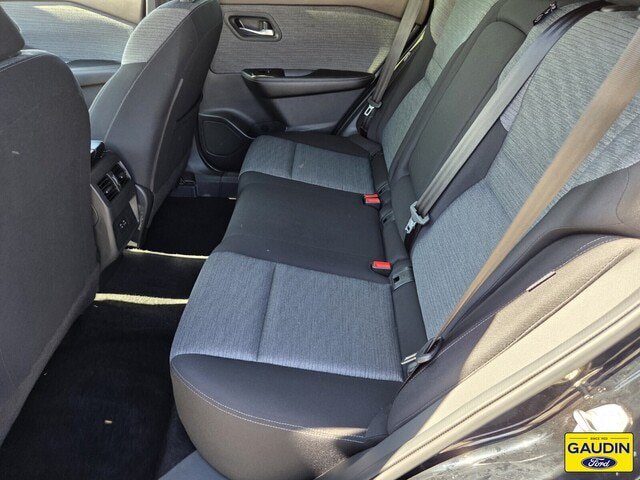 Used 2023 Nissan Rogue SV FWD image 12
