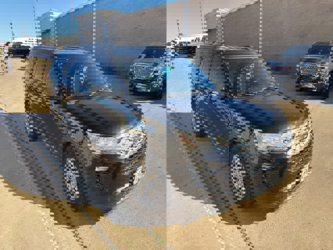 Certified 2019 Ford Explorer XLT w/ Equipment Group 201A image 4