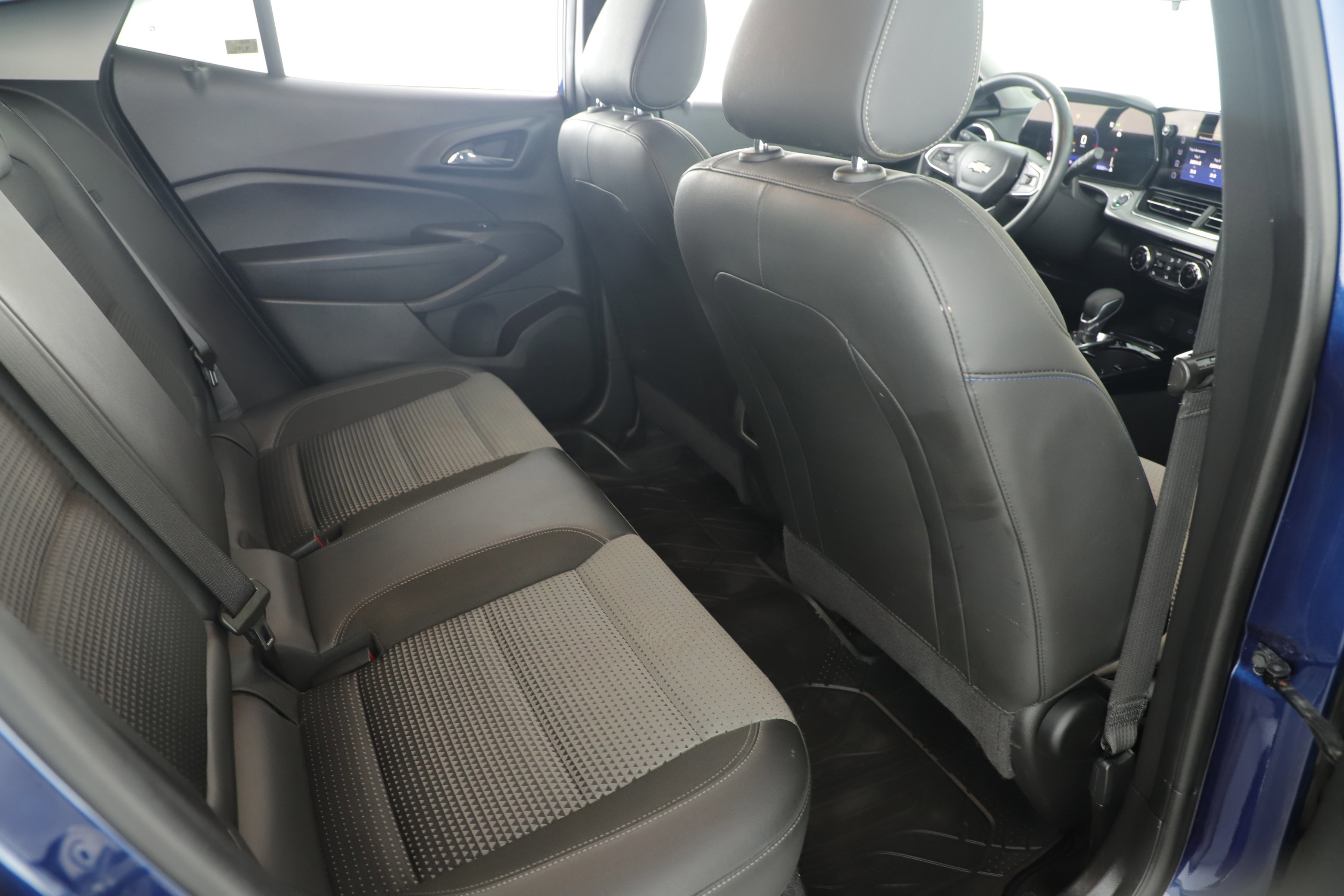 Used 2024 Chevrolet Trax LT w/ Driver Confidence Package image 23