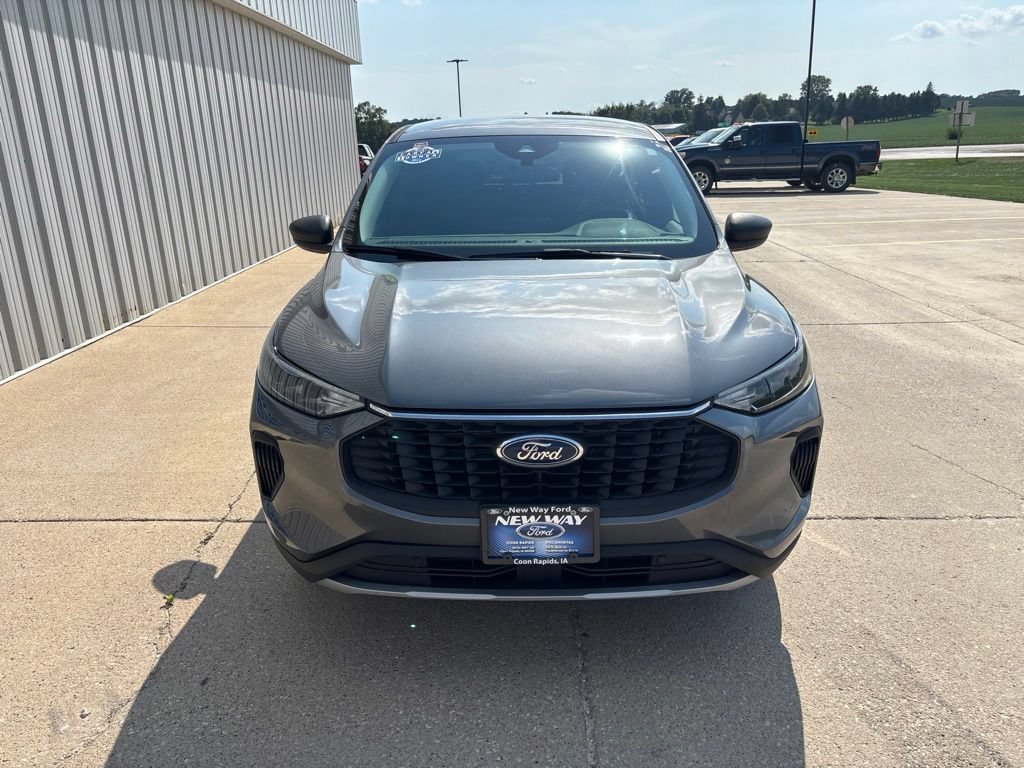Certified 2024 Ford Escape Active AWD/4WD image 2