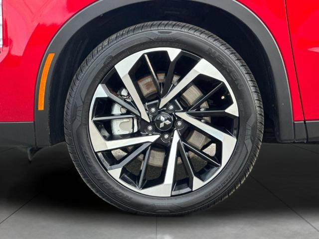 Used 2023 Mitsubishi Outlander 4WD Plug-In Hybrid image 25