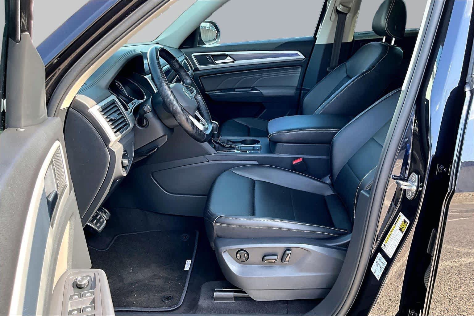 Used 2021 Volkswagen Atlas SE w/ Panoramic Sunroof Package FWD image 8
