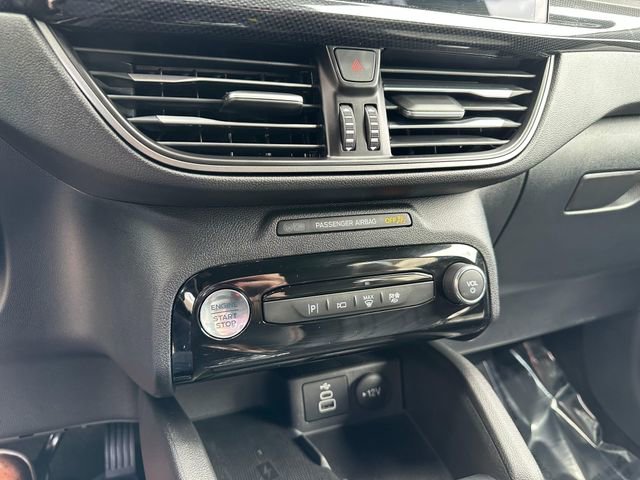 Certified 2025 Ford Escape ST-Line Elite w/ Premium Technology Package AWD/4WD image 17