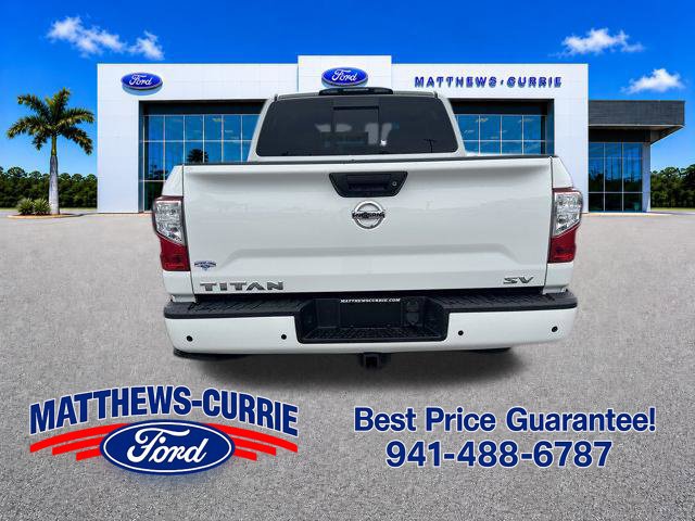 Used 2020 Nissan Titan SV w/ SV Convenience Package RWD image 5