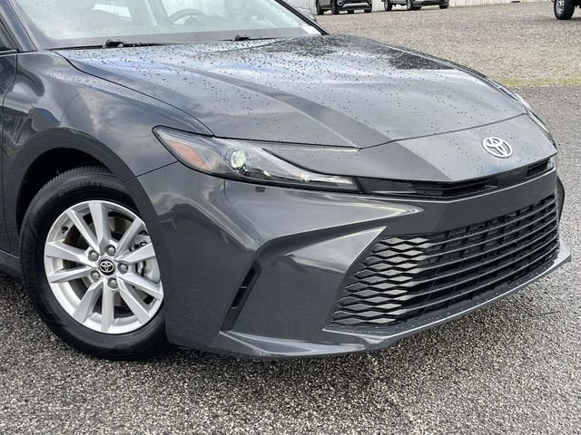 Used 2025 Toyota Camry LE image 9