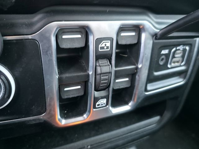 Used 2023 Jeep Gladiator Sport image 19